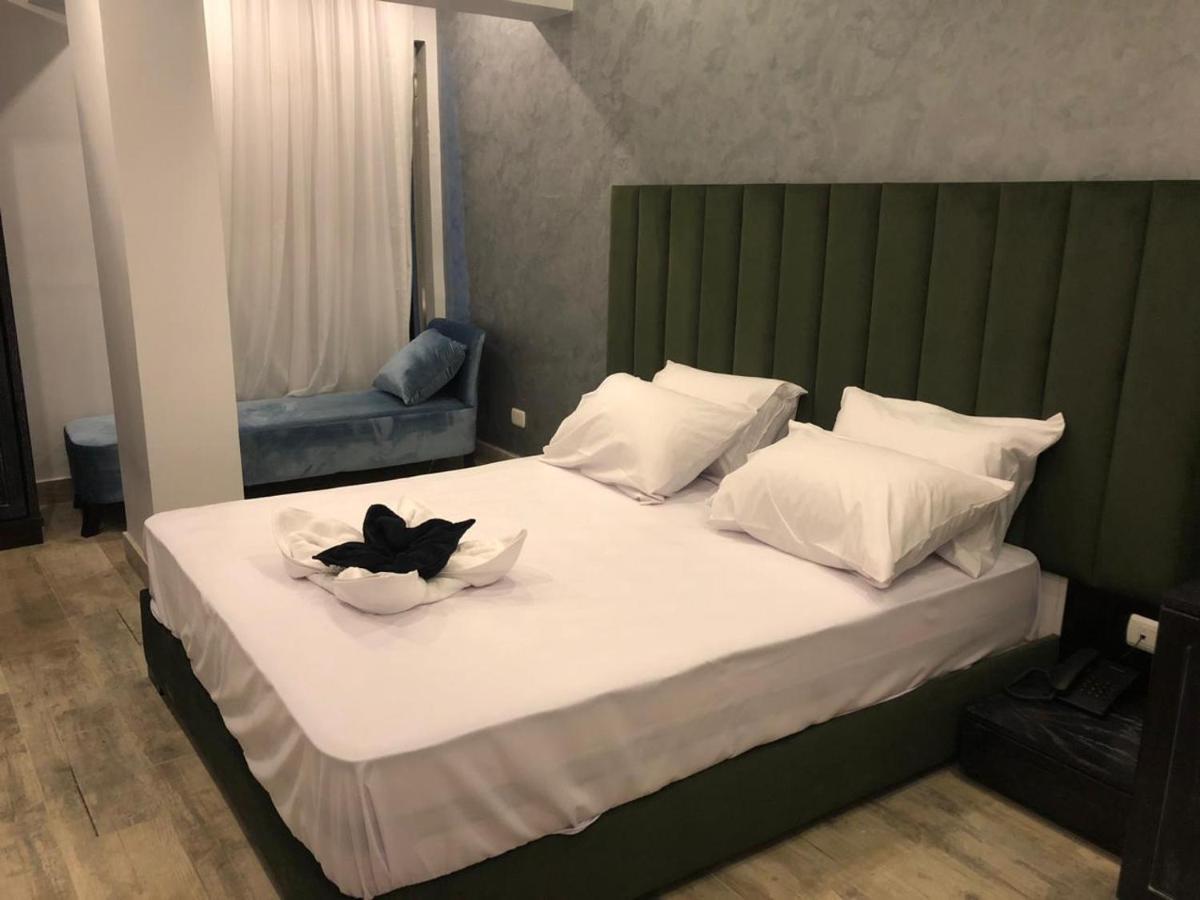 Cleopatra Pyramids View Hotel Kafret el-Gabal Exterior photo